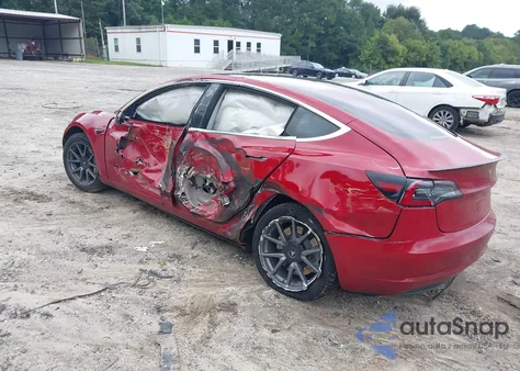 2018 Tesla Model 3 Long Range/Mid Range z USA, uszkodzony, nr VIN 5YJ3E1EA1JF032450